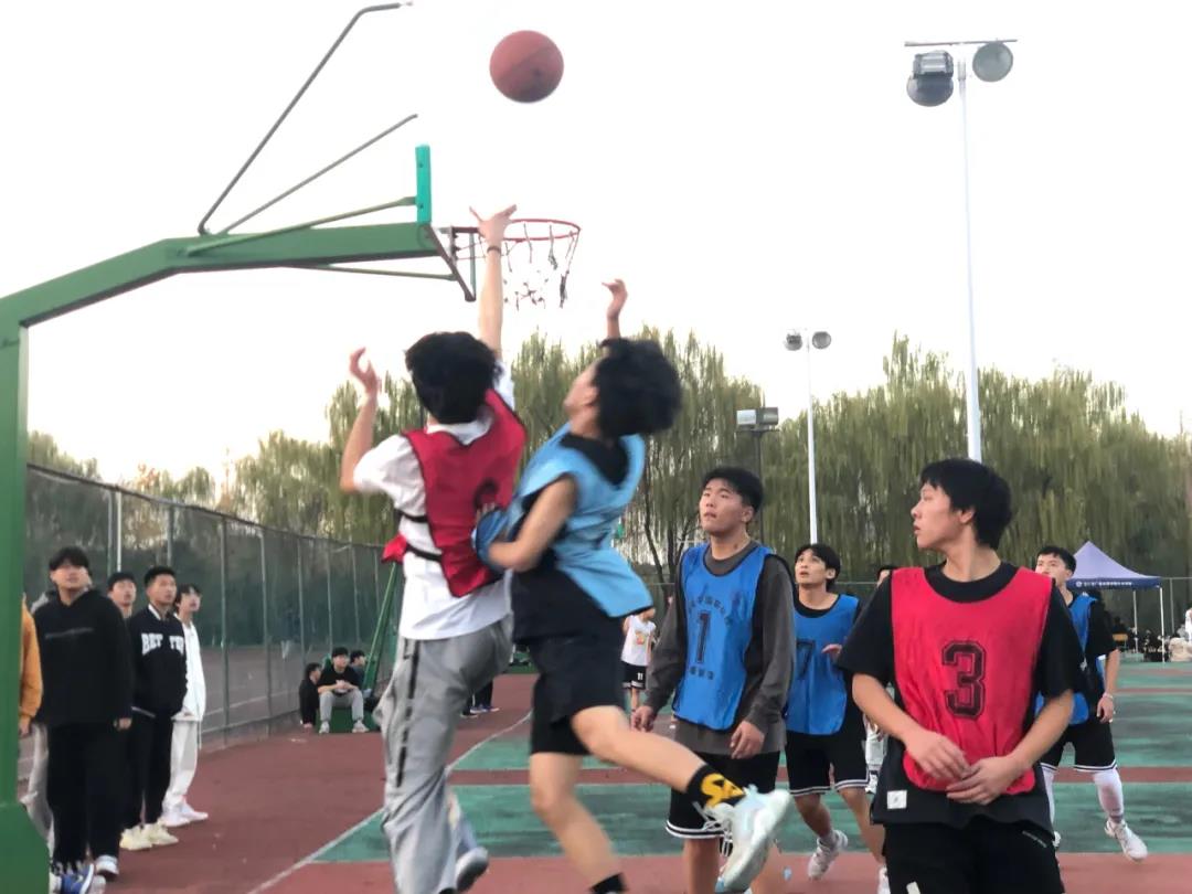 學(xué)?；顒?dòng)